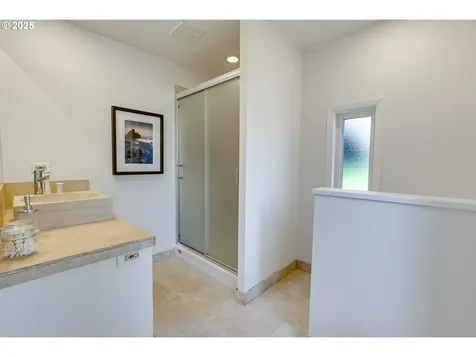 4001 SW Jerald Court Portland OR 97221
