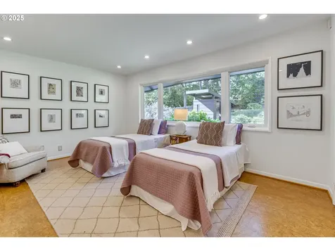 4001 SW Jerald Court Portland OR 97221