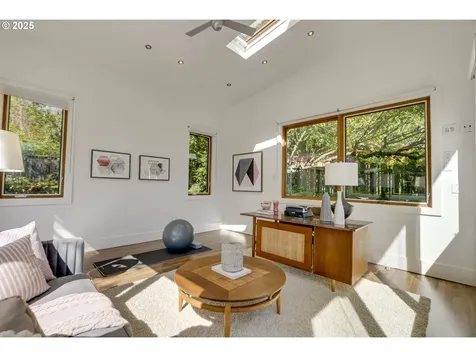 4001 SW Jerald Court Portland OR 97221