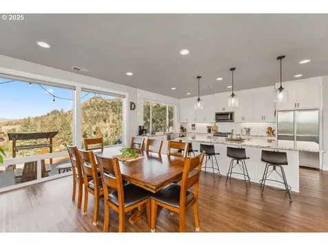 200 Madera Lane Roseburg OR 97471