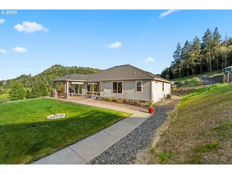 200 Madera Lane Roseburg OR 97471