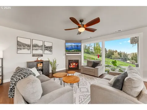200 Madera Lane Roseburg OR 97471