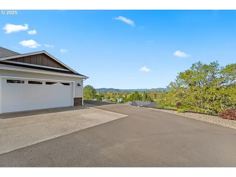 200 Madera Lane Roseburg OR 97471