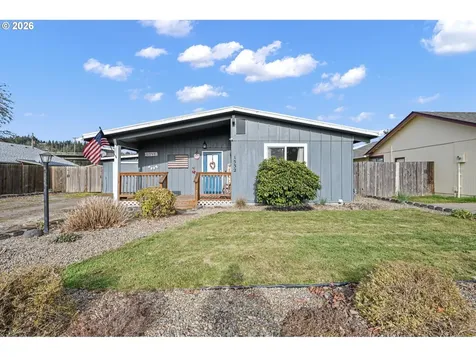 1532 E Chamberlain Avenue Cottage Grove OR 97424