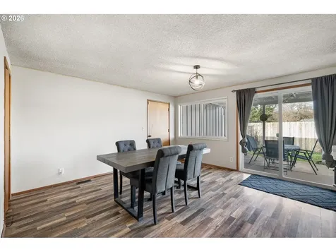 1532 E Chamberlain Avenue Cottage Grove OR 97424