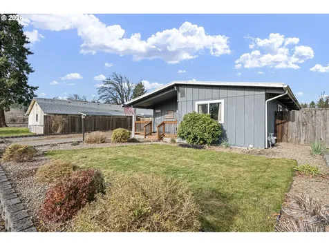 1532 E Chamberlain Avenue Cottage Grove OR 97424