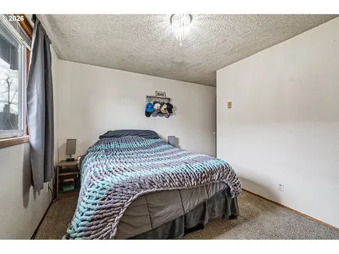 1532 E Chamberlain Avenue Cottage Grove OR 97424