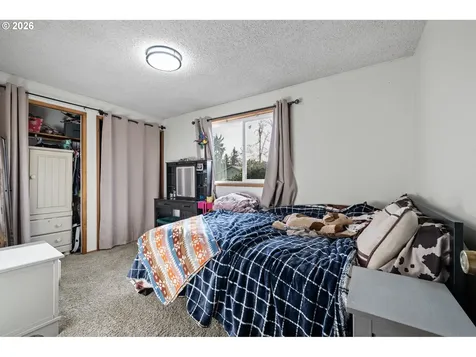 1532 E Chamberlain Avenue Cottage Grove OR 97424