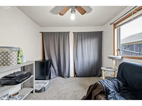 1532 E Chamberlain Avenue Cottage Grove OR 97424