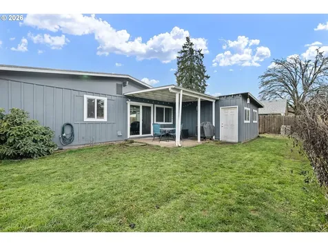 1532 E Chamberlain Avenue Cottage Grove OR 97424