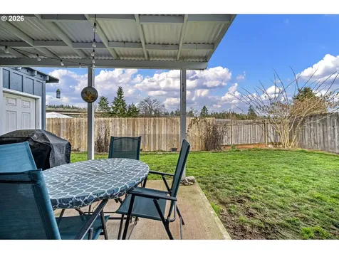 1532 E Chamberlain Avenue Cottage Grove OR 97424