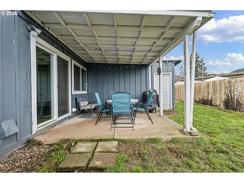 1532 E Chamberlain Avenue Cottage Grove OR 97424