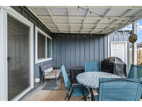 1532 E Chamberlain Avenue Cottage Grove OR 97424