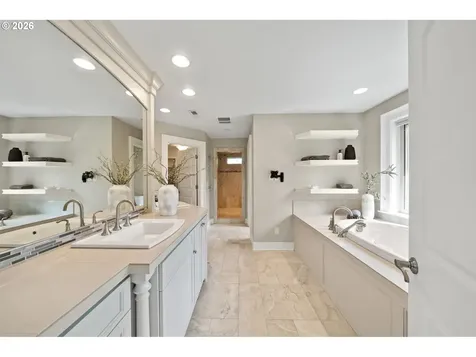 13056 Knaus Road Lake Oswego OR 97034