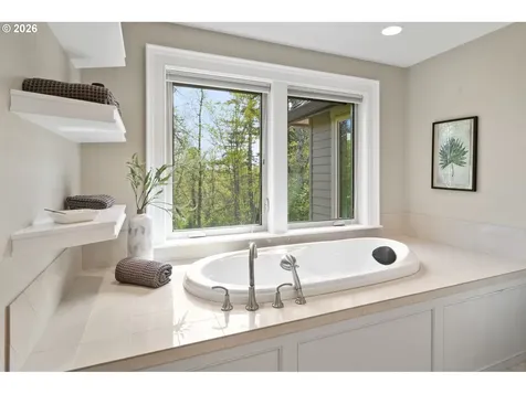 13056 Knaus Road Lake Oswego OR 97034