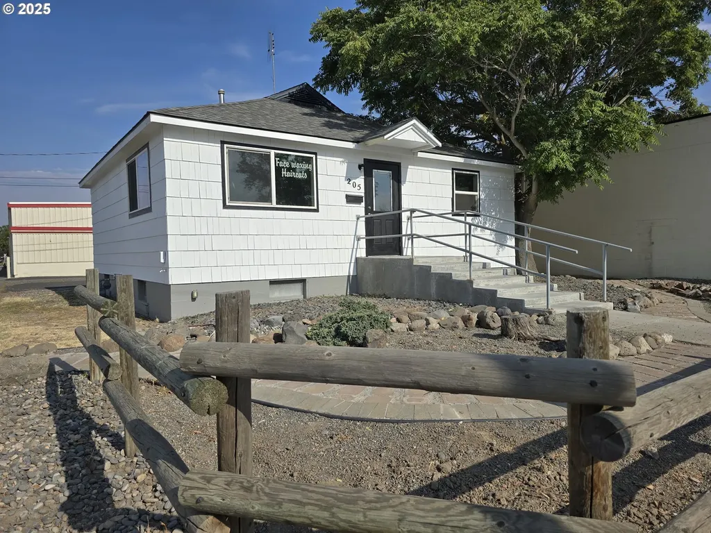 205 SW 3rd Street Hermiston OR 97838