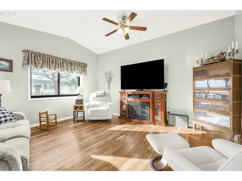 707 NE Camelia Drive Newberg OR 97132
