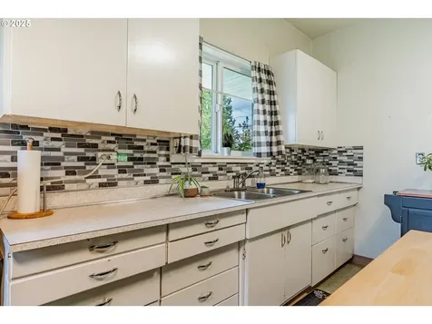 7579 N Gilbert Avenue Portland OR 97203