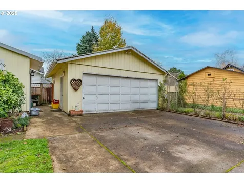 7579 N Gilbert Avenue Portland OR 97203