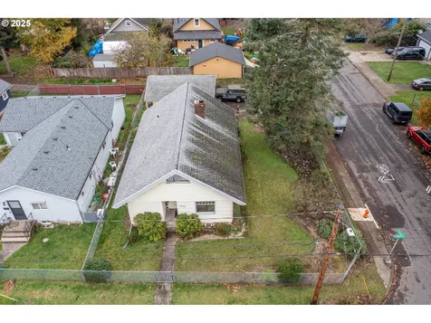 7579 N Gilbert Avenue Portland OR 97203