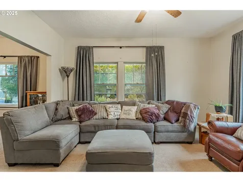 7579 N Gilbert Avenue Portland OR 97203