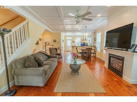 319 Kinnikinnick Way Depoe Bay OR 97341