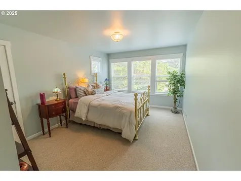 319 Kinnikinnick Way Depoe Bay OR 97341