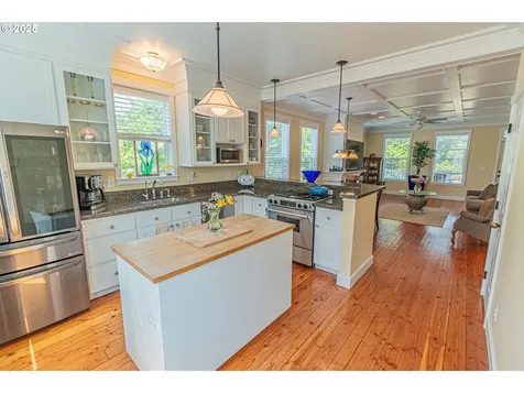 319 Kinnikinnick Way Depoe Bay OR 97341