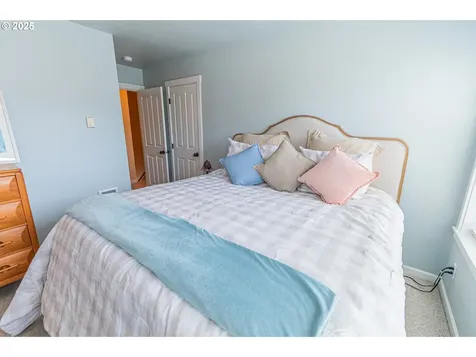 319 Kinnikinnick Way Depoe Bay OR 97341