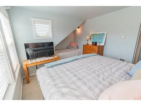 319 Kinnikinnick Way Depoe Bay OR 97341
