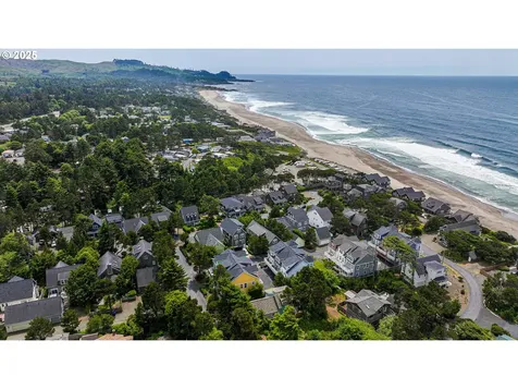 319 Kinnikinnick Way Depoe Bay OR 97341