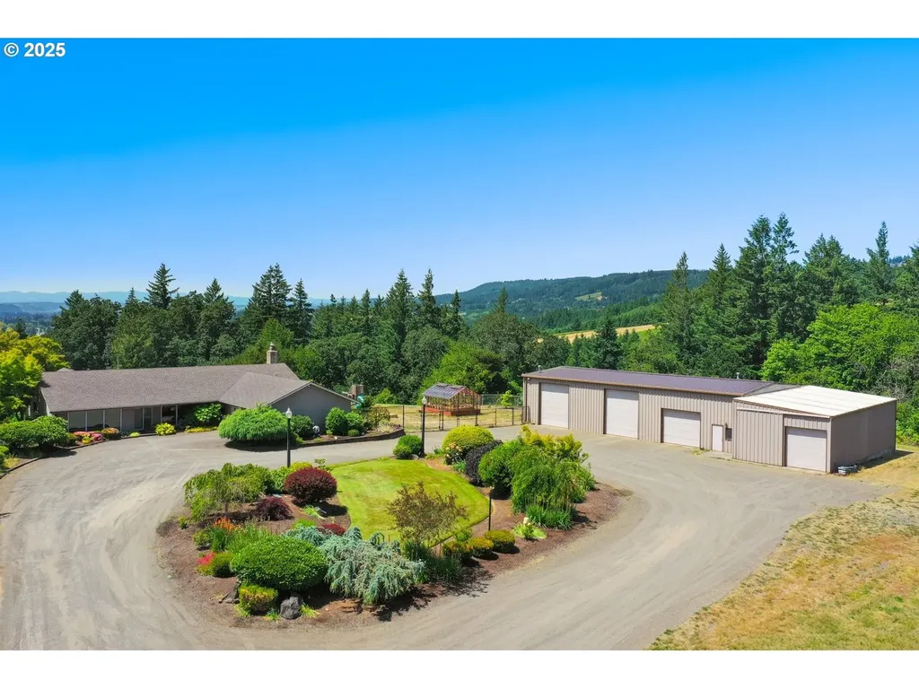 31600 NE Schaad View Drive Newberg OR 97132