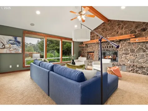31600 NE Schaad View Drive Newberg OR 97132