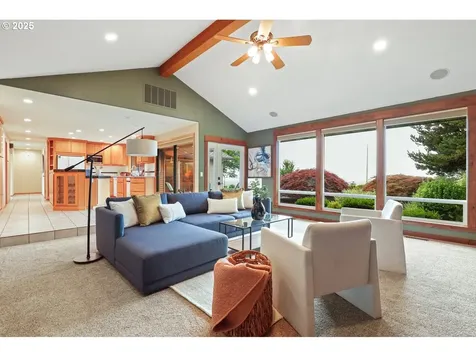 31600 NE Schaad View Drive Newberg OR 97132