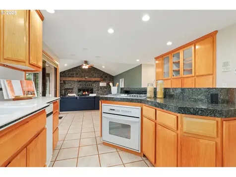 31600 NE Schaad View Drive Newberg OR 97132