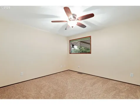 31600 NE Schaad View Drive Newberg OR 97132