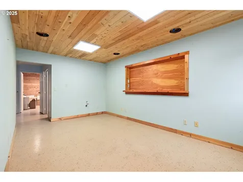 31600 NE Schaad View Drive Newberg OR 97132