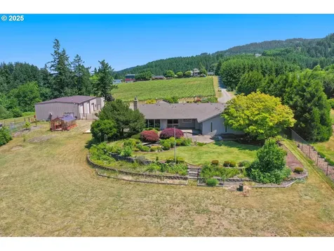 31600 NE Schaad View Drive Newberg OR 97132