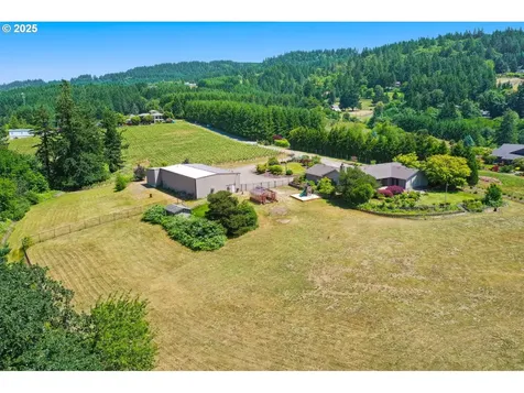 31600 NE Schaad View Drive Newberg OR 97132