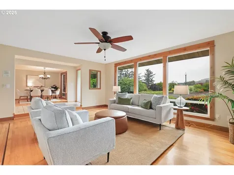 31600 NE Schaad View Drive Newberg OR 97132