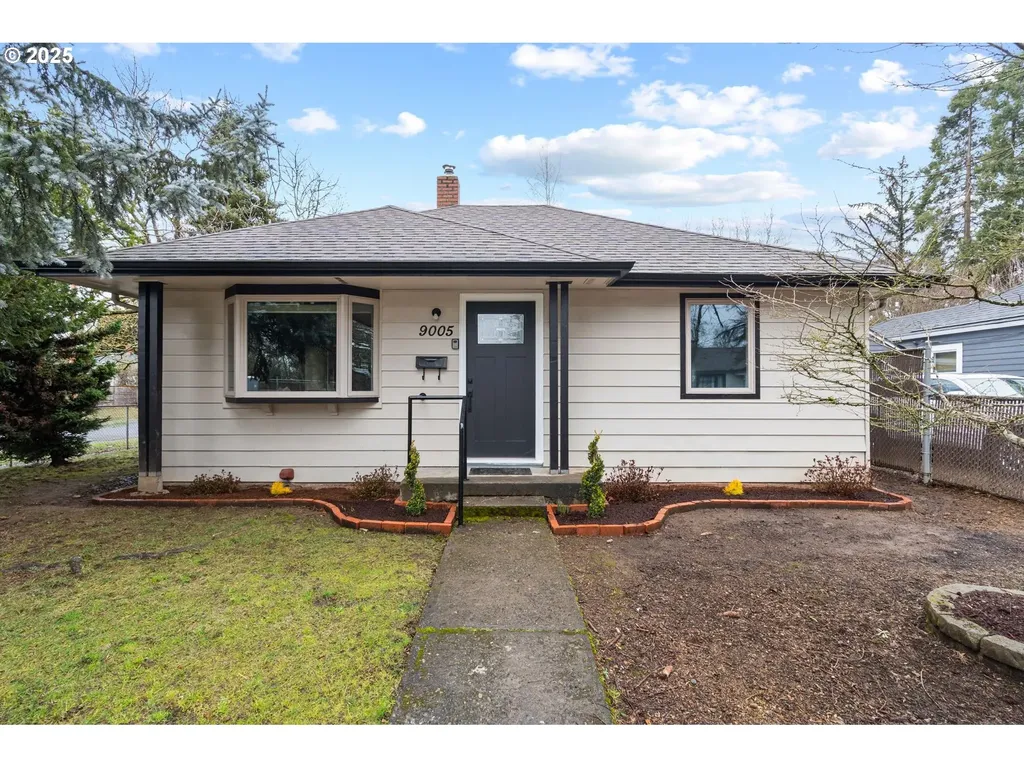 9005 SE Taylor Street Portland OR 97216