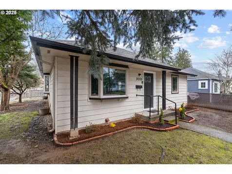 9005 SE Taylor Street Portland OR 97216