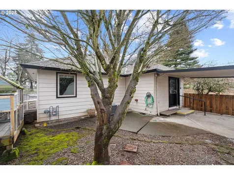9005 SE Taylor Street Portland OR 97216