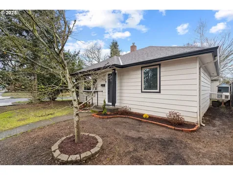 9005 SE Taylor Street Portland OR 97216