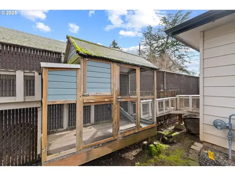 9005 SE Taylor Street Portland OR 97216