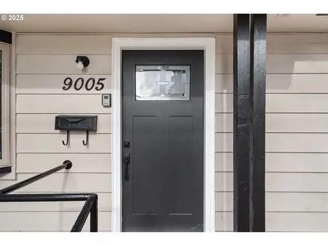 9005 SE Taylor Street Portland OR 97216