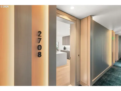 550 SW 10th Avenue Portland OR 97205