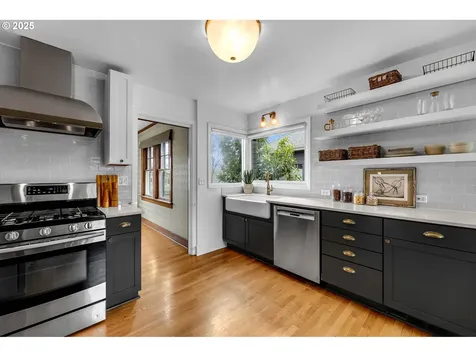605 SE 70th Avenue Portland OR 97215