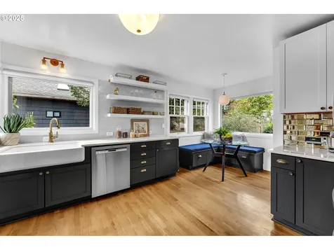 605 SE 70th Avenue Portland OR 97215