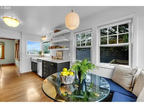 605 SE 70th Avenue Portland OR 97215